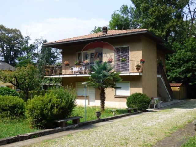 Vierzimmerwohnung in Via dei Lori 37, Luino - Foto 1