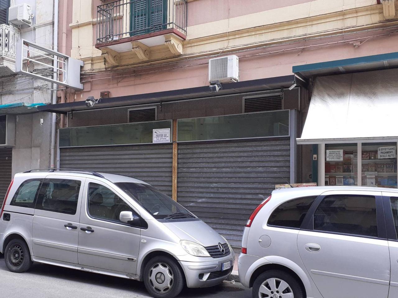 Negozio in affitto a Taranto