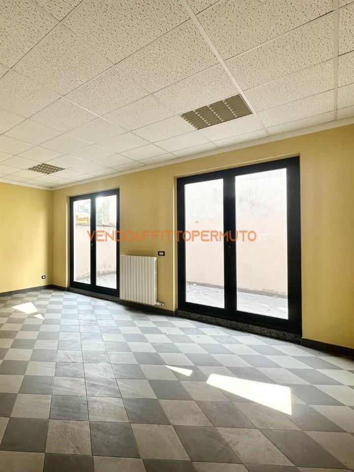 Ufficio in Via Leoncavallo, Treviglio, {3} - Foto 2