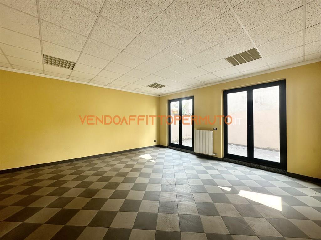 Ufficio in Via Leoncavallo, Treviglio, {3} - Foto 1