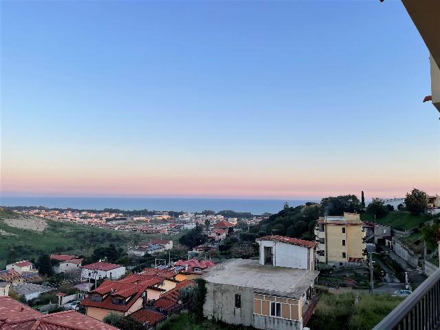 4-room flat in Via Izzi De Falenta, Catanzaro - Photo 1