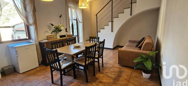 Detached house in Via Gombo 39, Cisano sul Neva - Photo 1