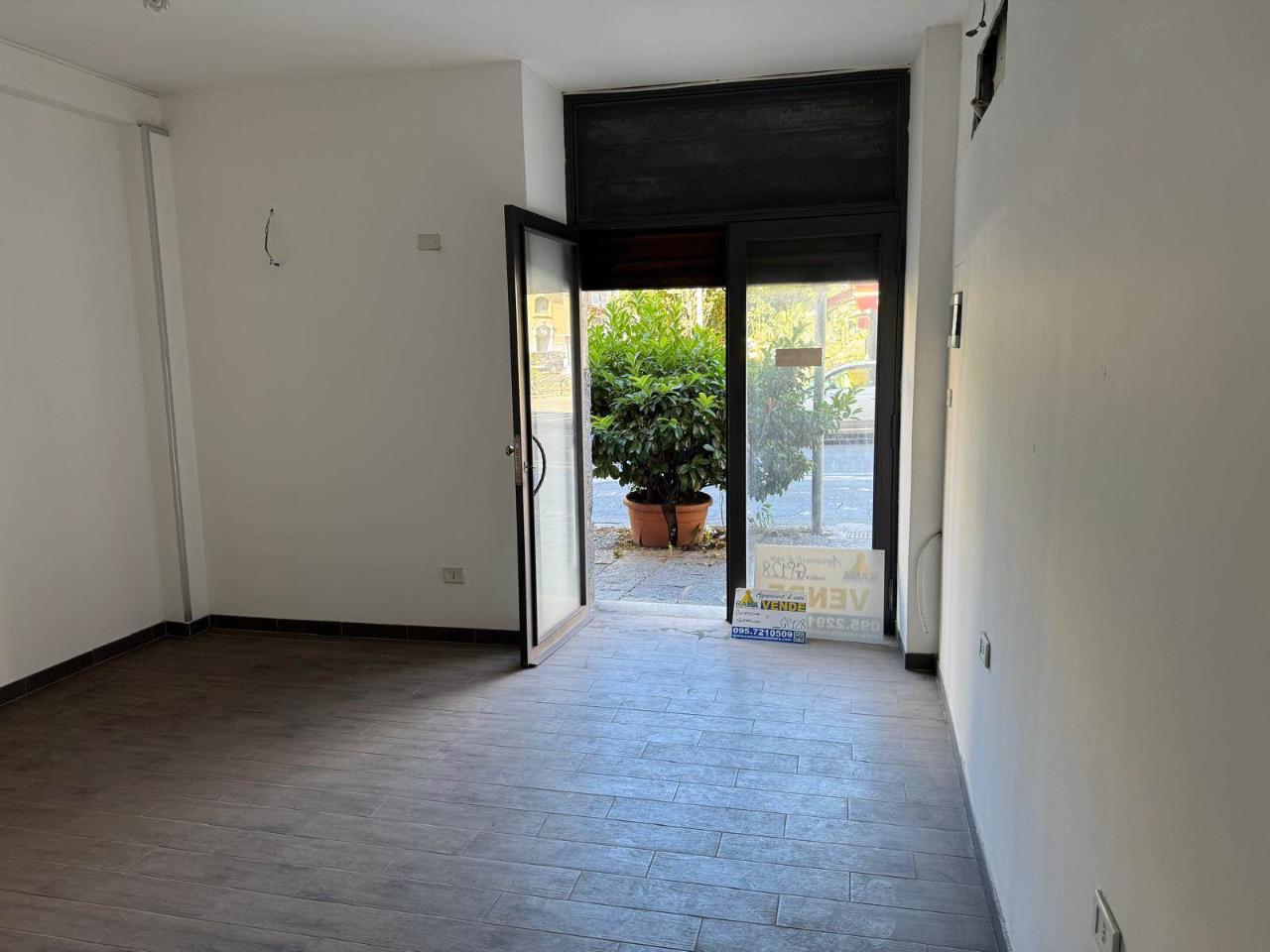 Negozio in Piazza Iolanda, Catania, {3} - Foto 1