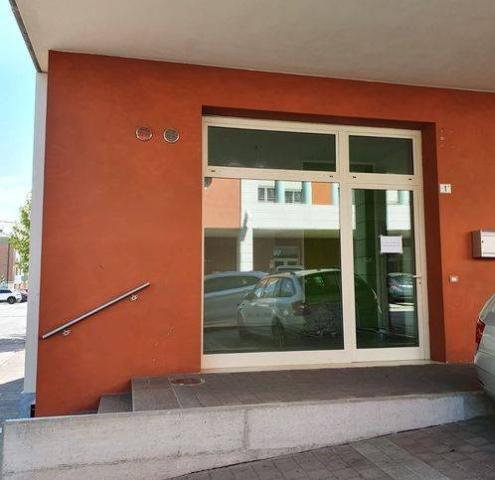 Geschäft in Via Vandelli, Castelnuovo Rangone - Foto 1