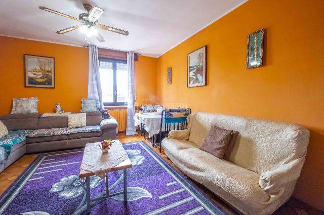 4-room flat, Romentino - Photo 1