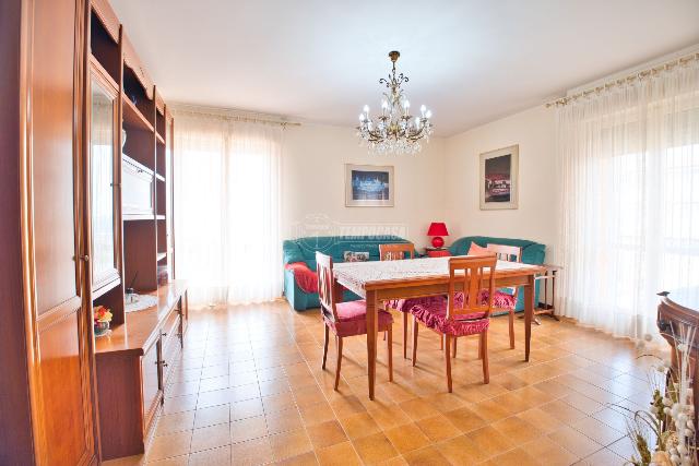 4-room flat, Galliate - Photo 1