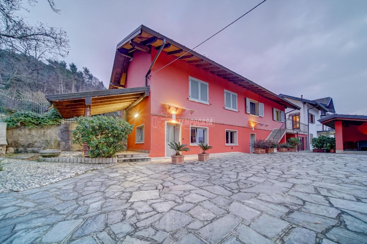 Villa in vendita a Ranco