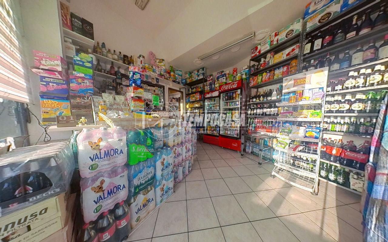 Negozio in Via Cremona 27, Torino, {3} - Foto 2