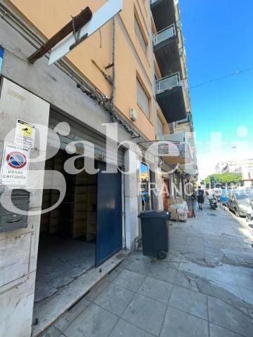 Geschäft in Via Sampolo 482, Palermo - Foto 1