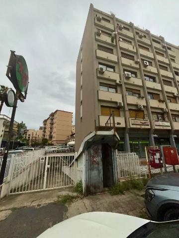 Magazzino in Viale Lazio  49-51, Palermo - Foto 1