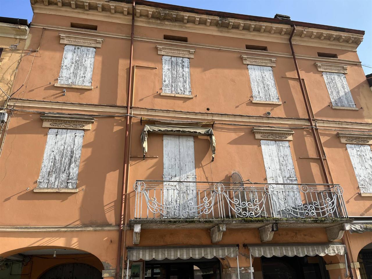 Palazzo in vendita a Campagnola Emilia