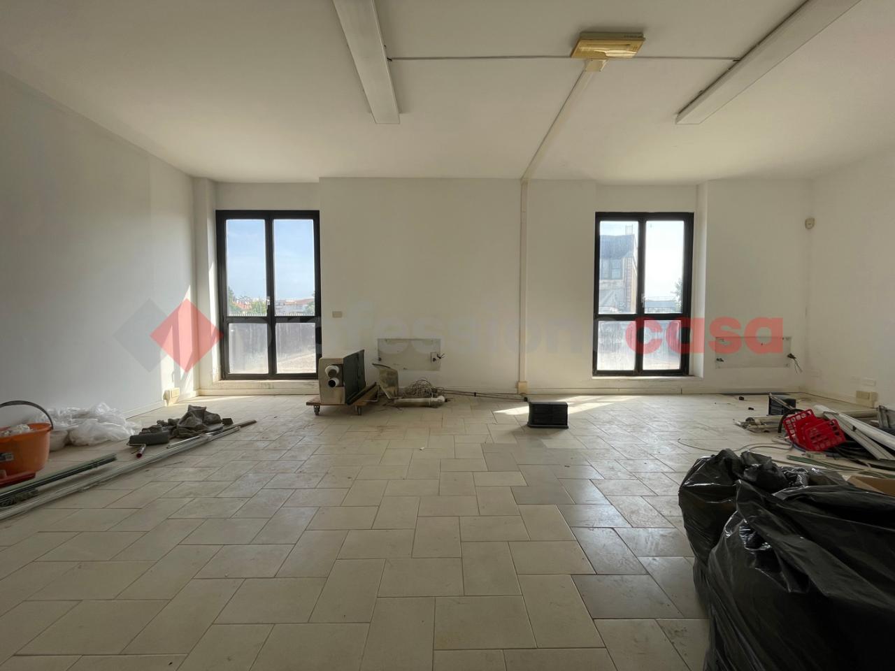 Ufficio in Viale Palmiro Togliatti 133, Vinci, {3} - Foto 1