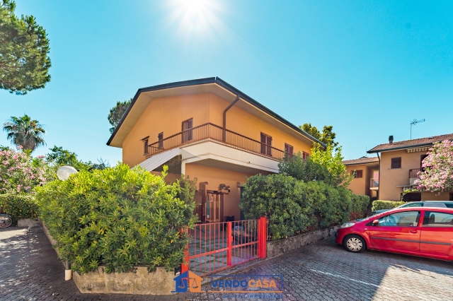 Villa a schiera in Via Tagliamento 9, Massa - Foto 1