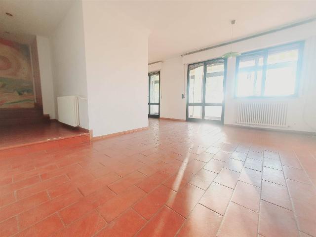 4-room flat in {3}, - Photo 1