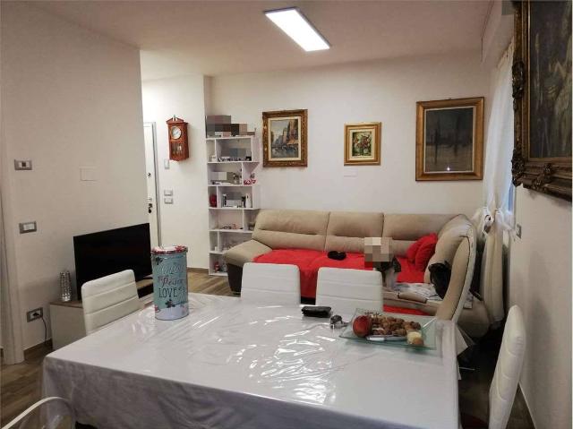 2-room flat in Via U. Foscolo, Spinone al Lago - Photo 1