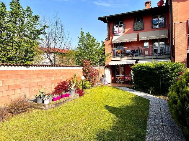 2-room flat in Via San Francesco d'Assisi, Romano di Lombardia - Photo 1