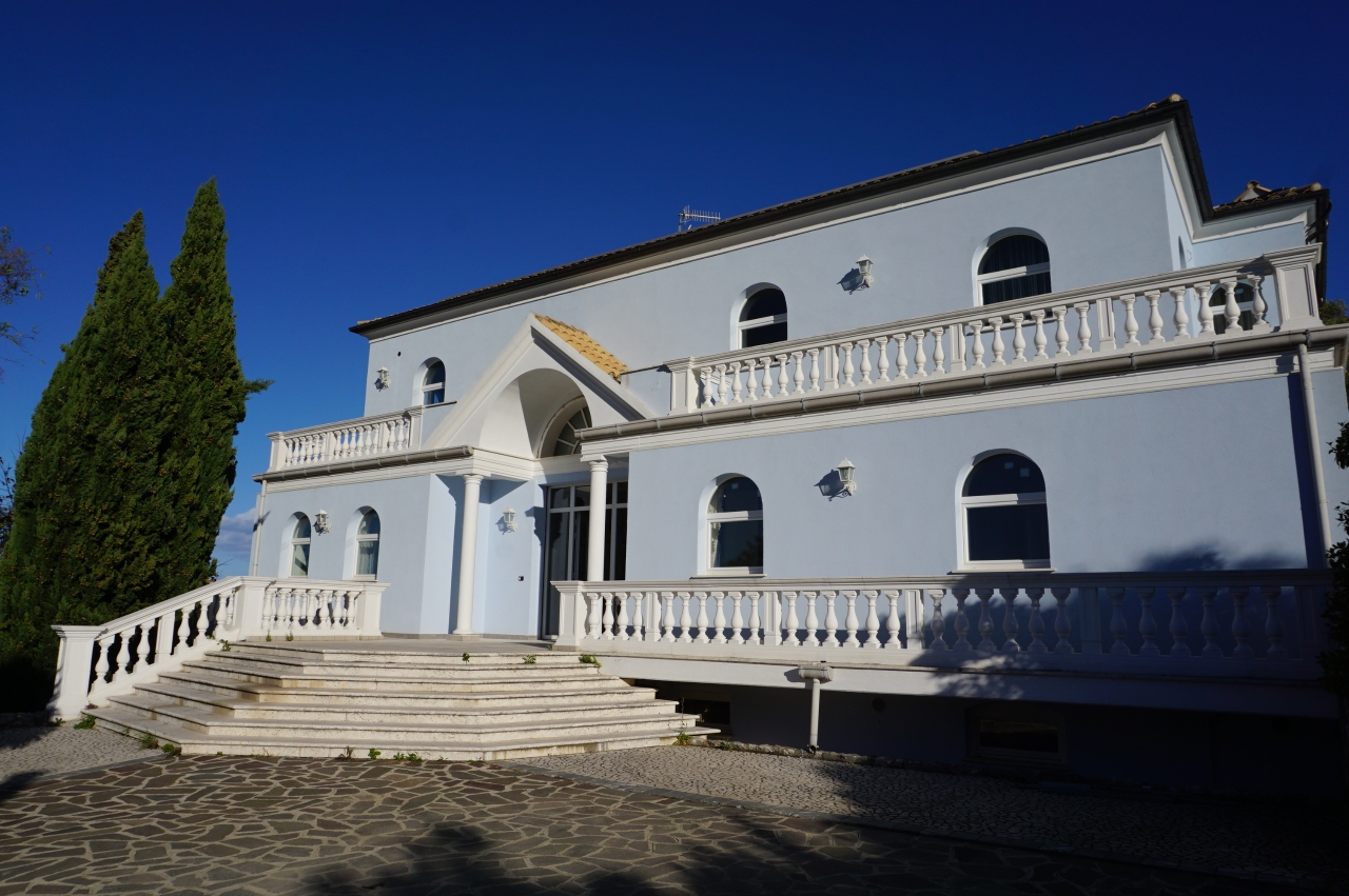 Villa in vendita a Roseto Degli Abruzzi