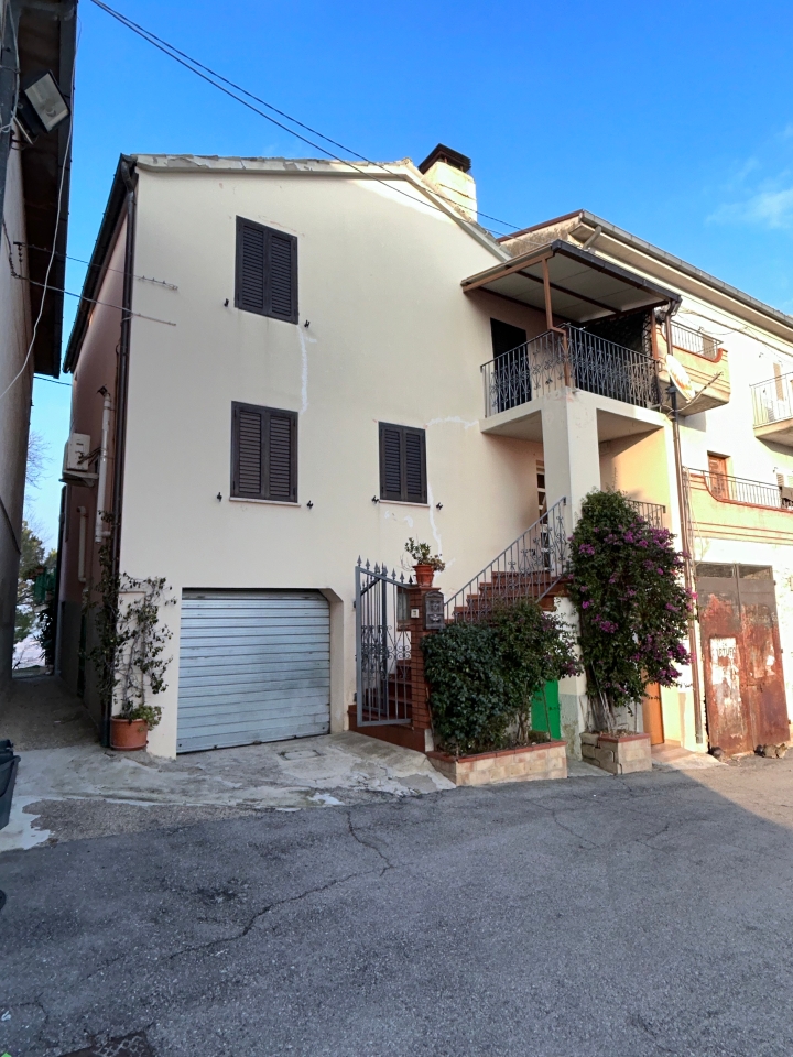 Terratetto unifamiliare in vendita a Cellino Attanasio