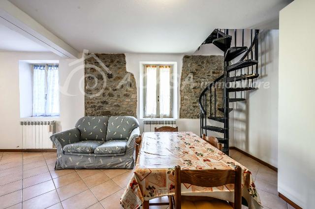 2-room flat in Borgo Fanfoni 12, Medesano - Photo 1