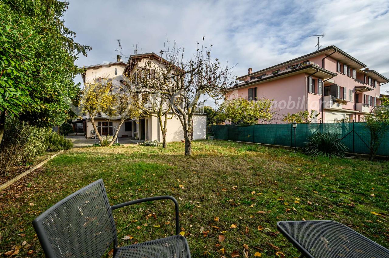 Villa bifamiliare in vendita a Felino