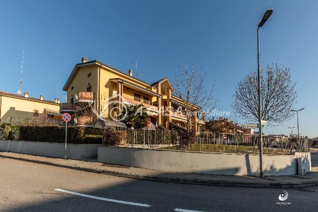 2-room flat in Via Fenoglio 2, Medesano - Photo 1