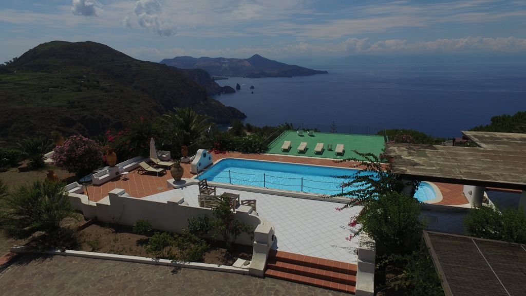 Villa trifamiliare in vendita a Lipari