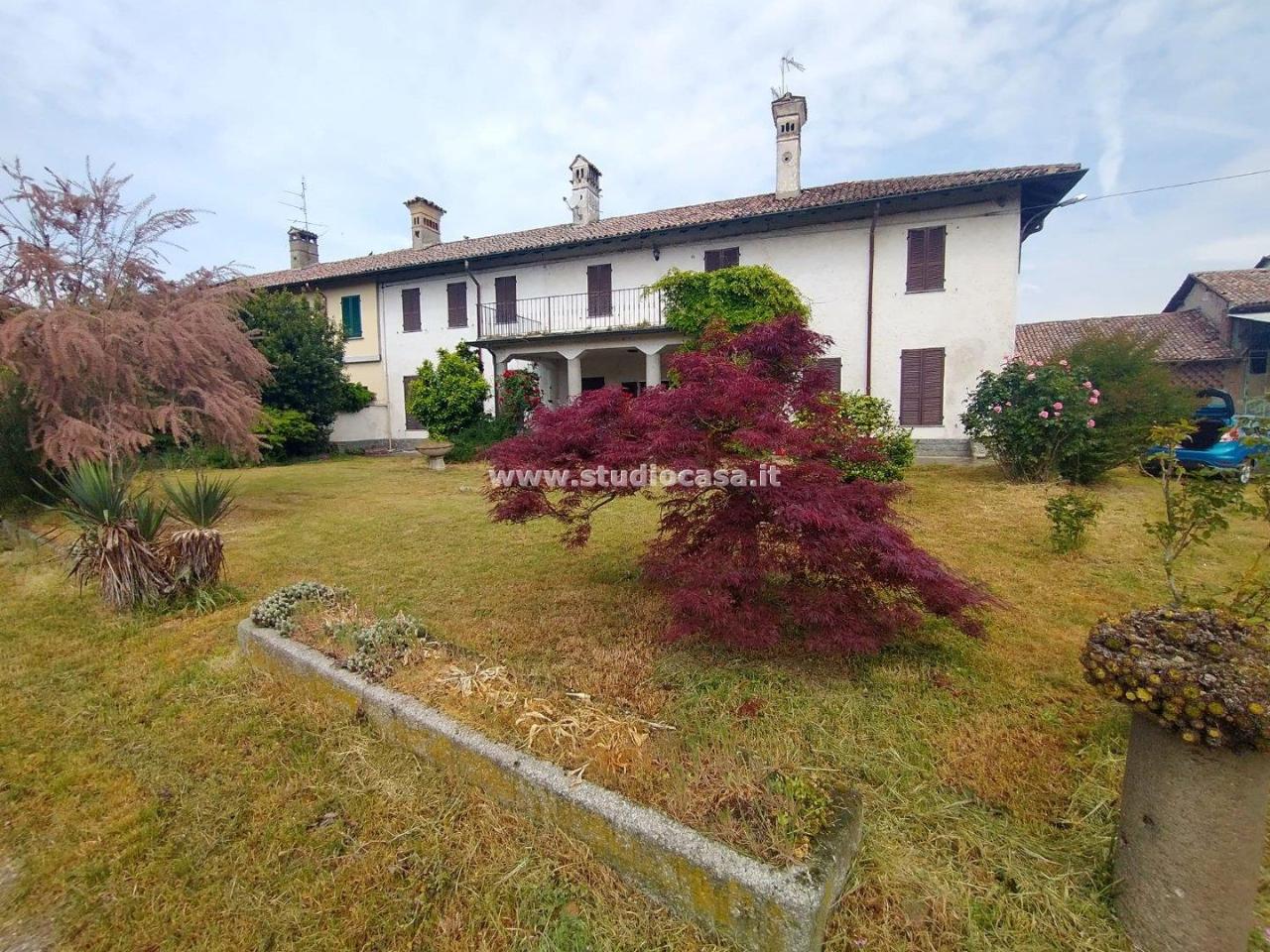 Villa quadrifamiliare in vendita a Pavia