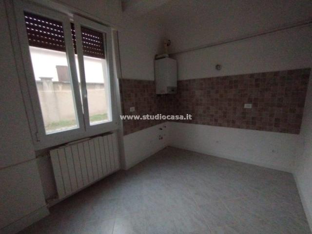 3-room flat in Via XXV Aprile, Belgioioso - Photo 1