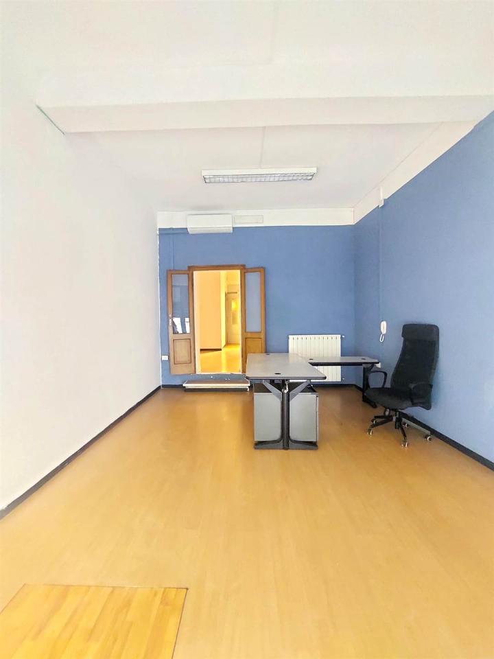 Negozio in , Mantova, {3} - Foto 1