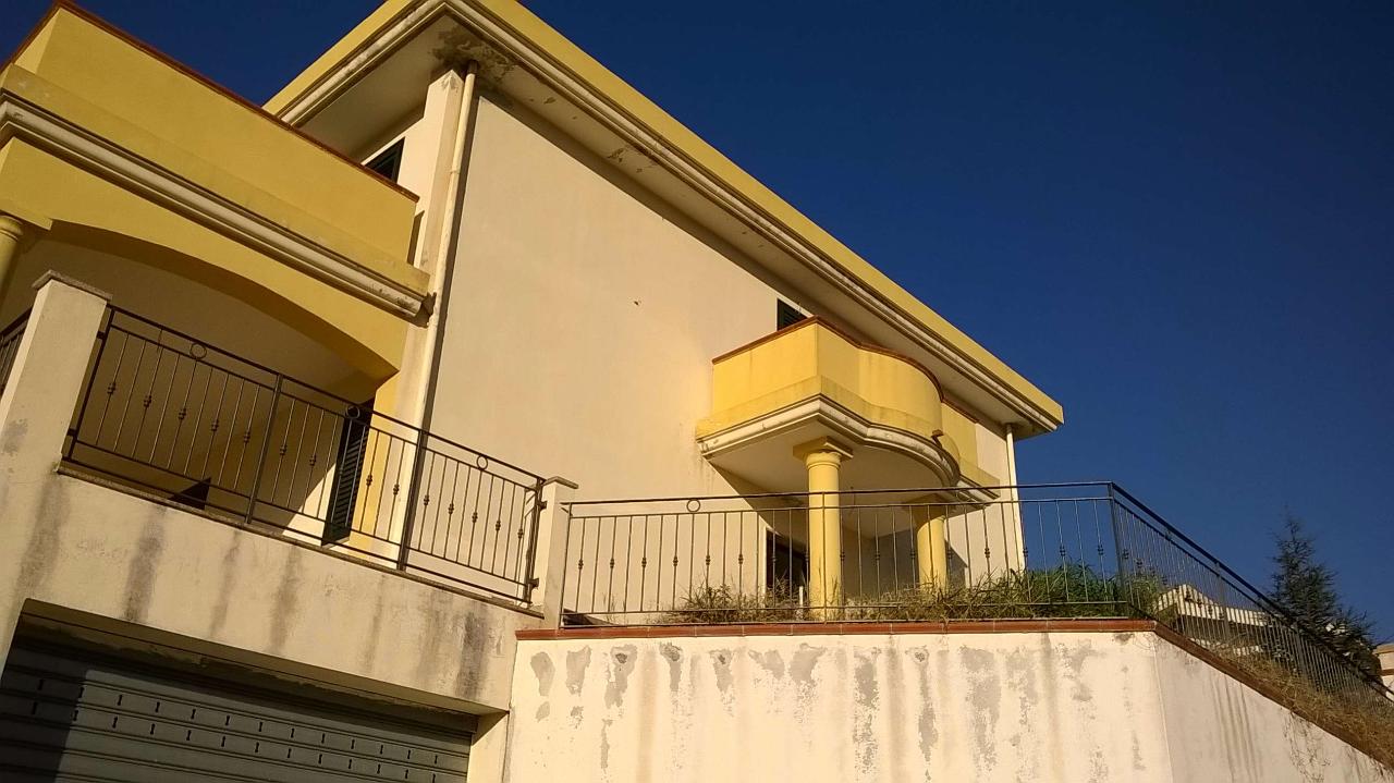 Villa unifamiliare in affitto a Saponara