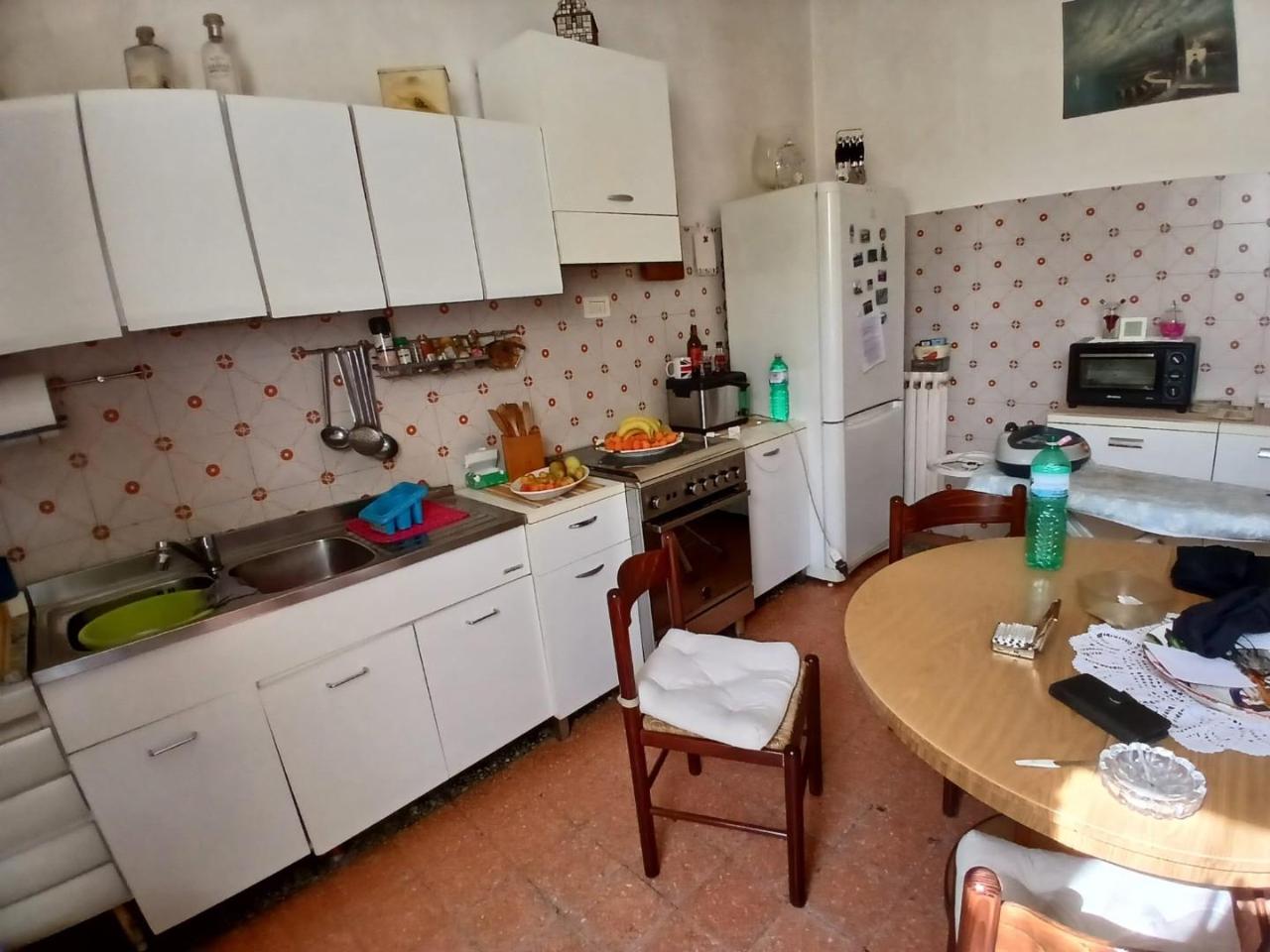 casa indipendente in vendita a Massa