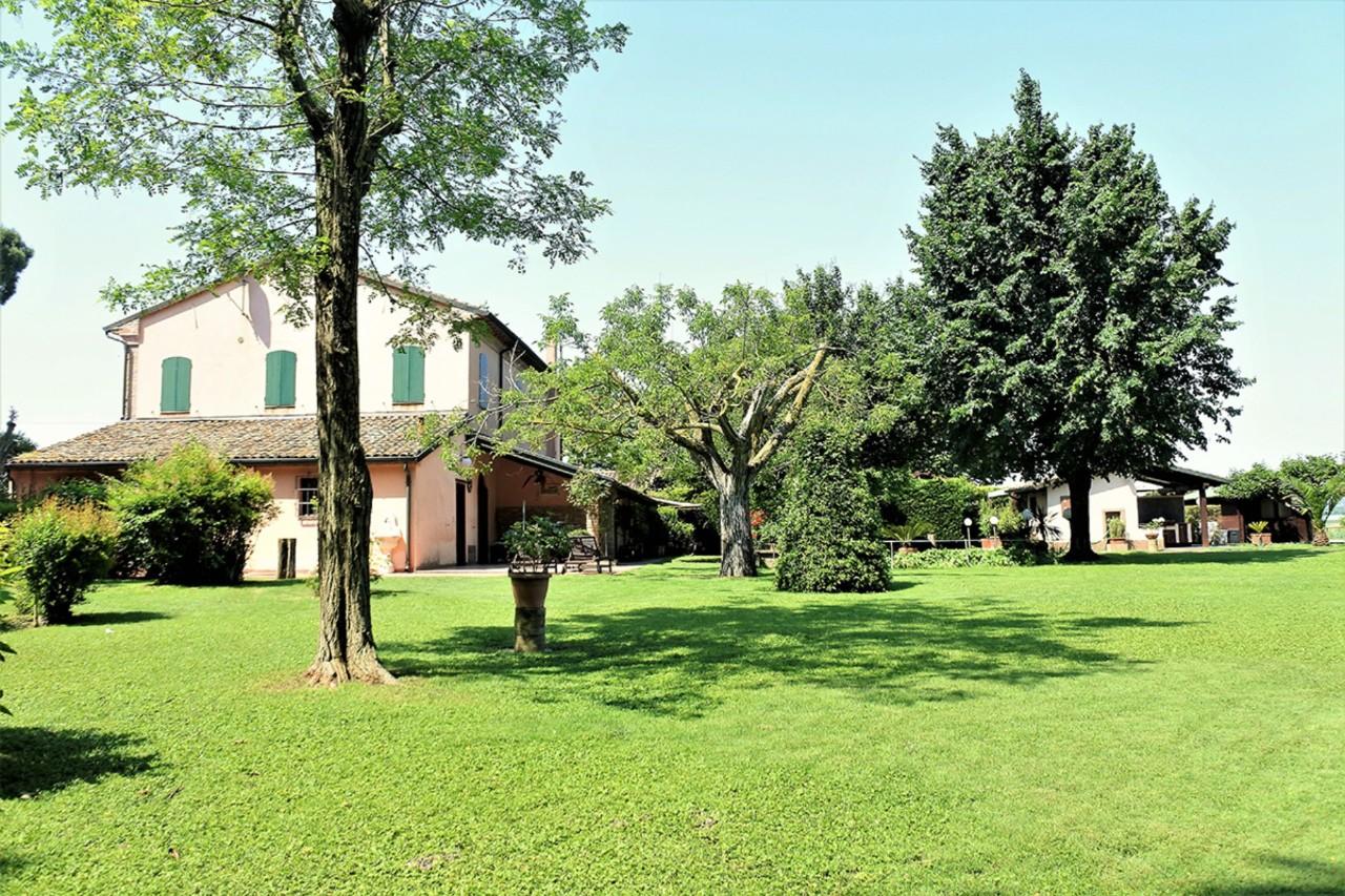 Villa bifamiliare in vendita a Ravenna