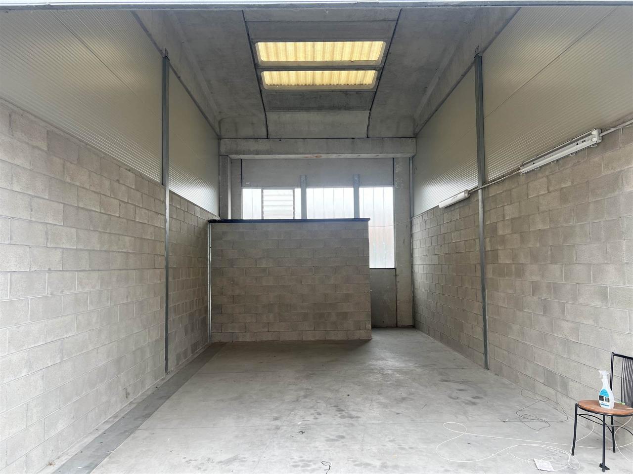 Magazzino in Via Nilde Iotti, Pieve Emanuele, {3} - Foto 2