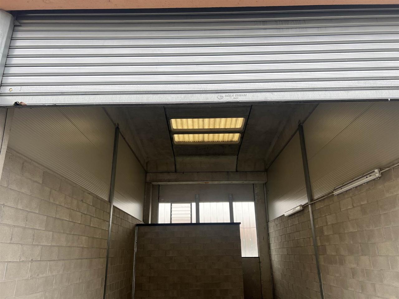 Magazzino in Via Nilde Iotti, Pieve Emanuele, {3} - Foto 1