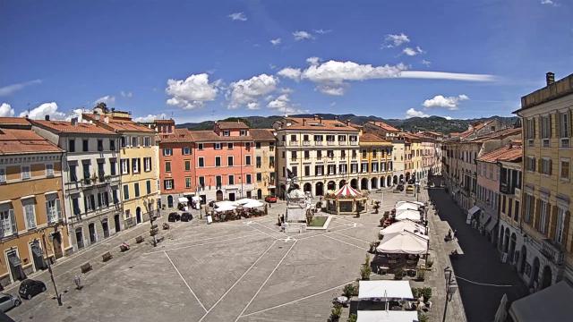 Geschäft in Piazza Giacomo Matteotti, Sarzana - Foto 1