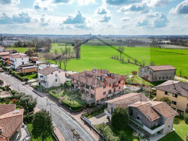 Zweizimmerwohnung in Via San Martino della Battaglia, Sirmione - Foto 1