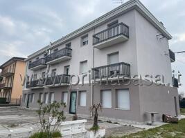 Negozio in Via Piatti 70, Verona - Foto 1
