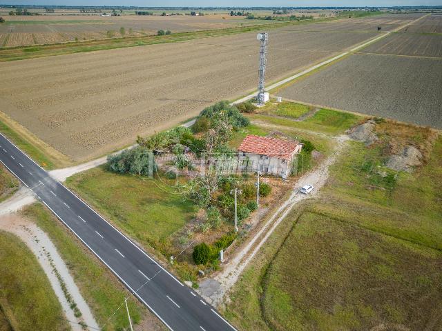 Detached house in Via Bassa, Medicina - Photo 1