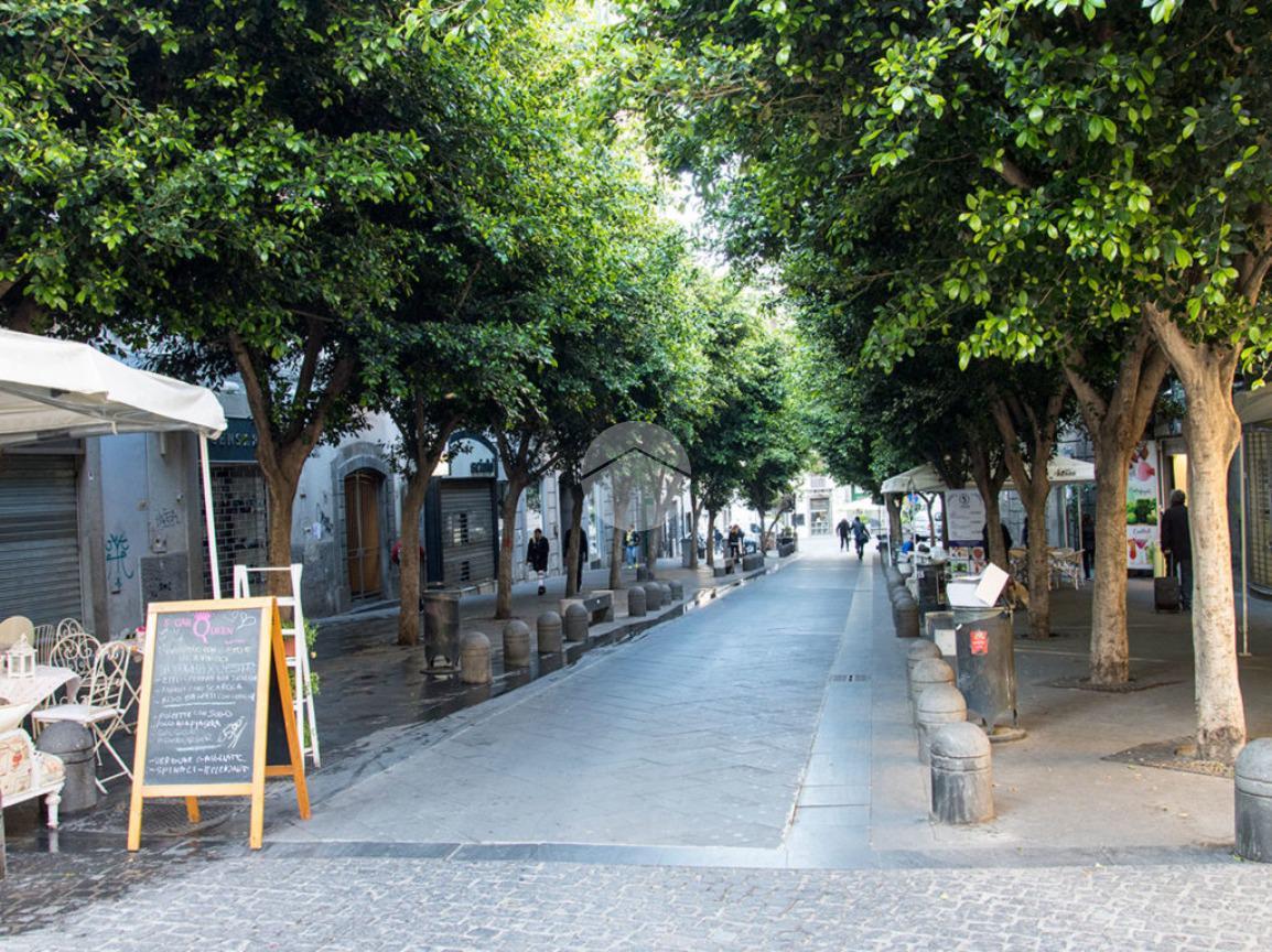 Negozio in Via Chiaia 100, Napoli - Foto 1