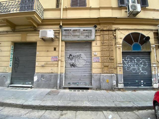 Geschäft in Via Giovanni Chiarini 15, Napoli - Foto 1