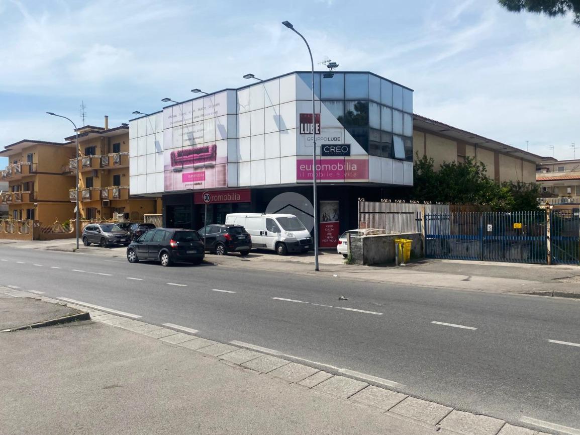 Palazzina commerciale in Corso Italia 348, Quarto, {3} - Foto 2