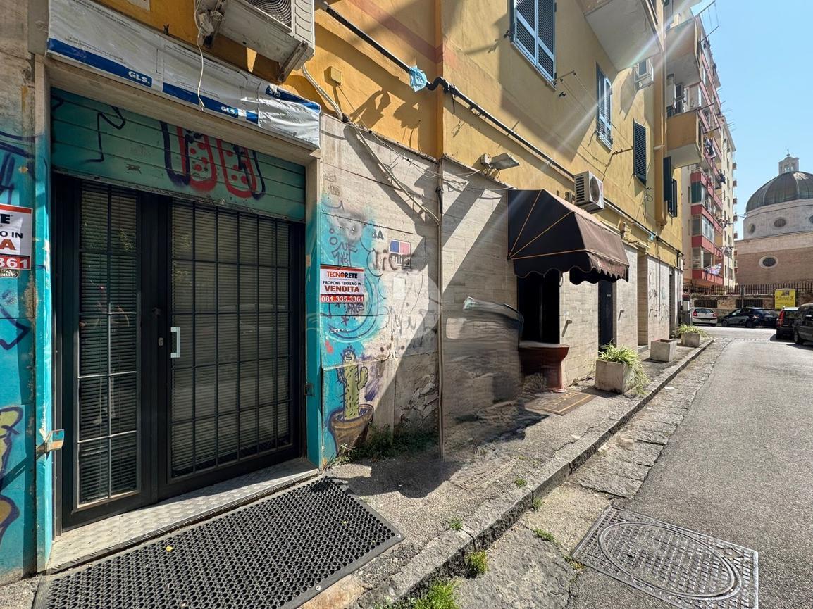Negozio in Via Muzio Scevola 10, Napoli, {3} - Foto 1
