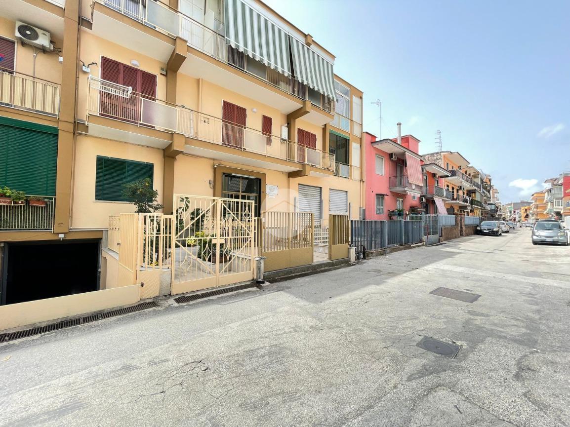 Magazzino in Via Primo Levi 57, Napoli, {3} - Foto 1