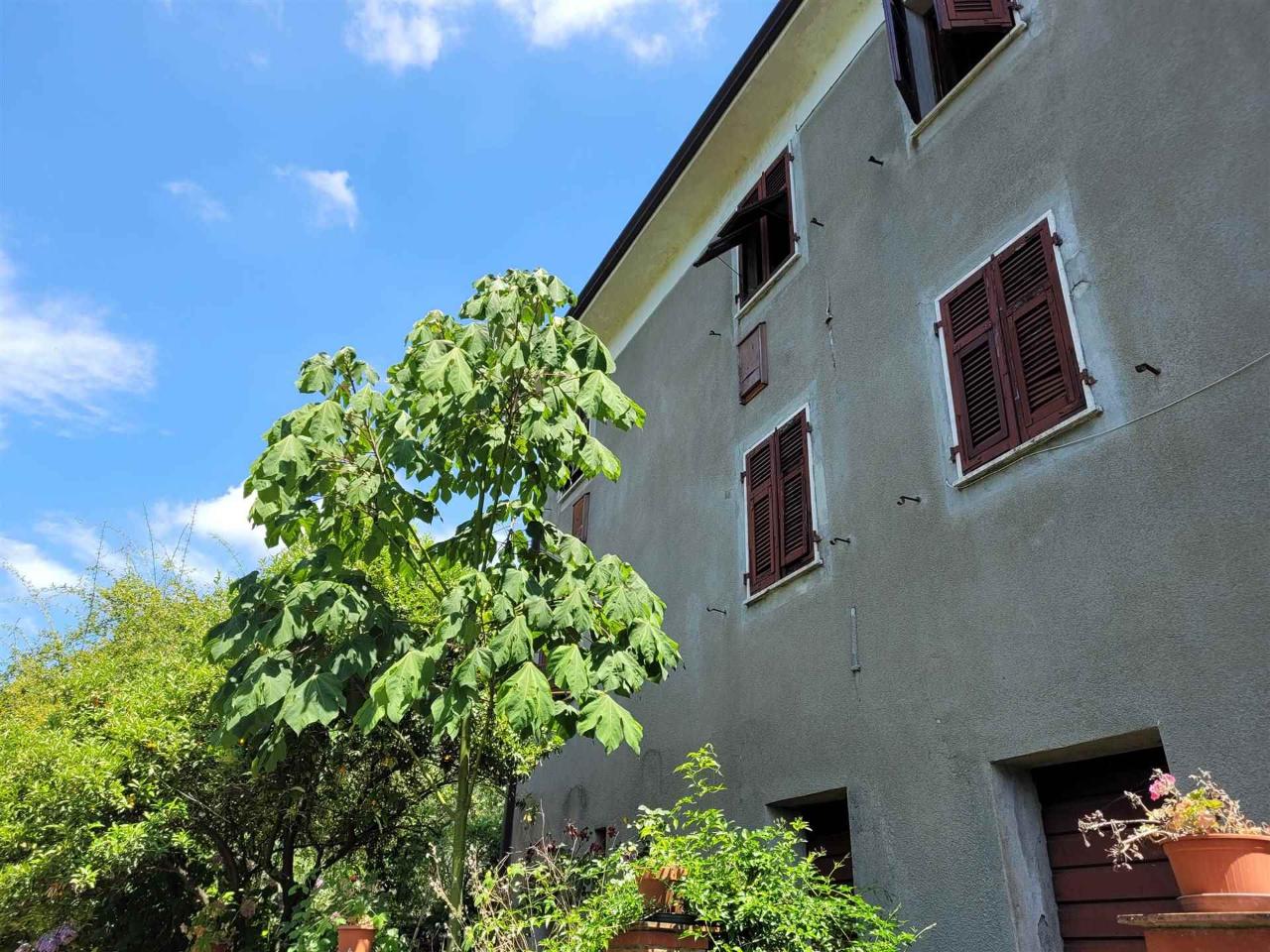 Casa indipendente in vendita a Podenzana