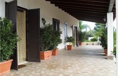 negozio in affitto a Marsala in zona Strasatti