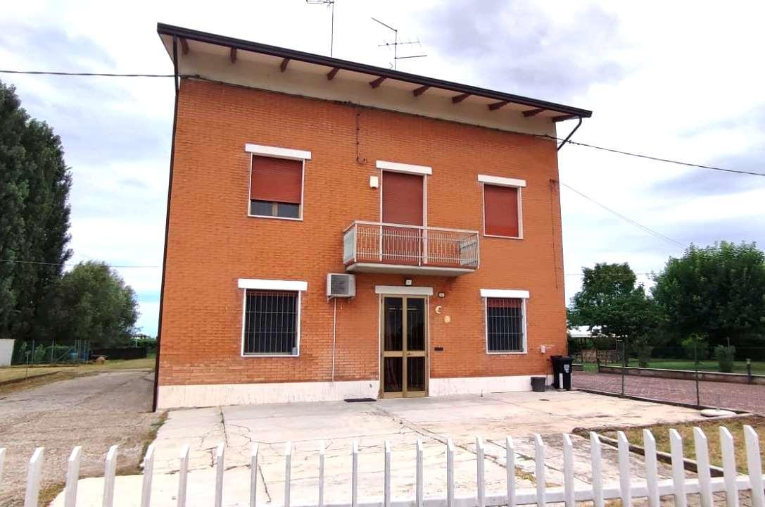 Porzione di casa in vendita a Correggio