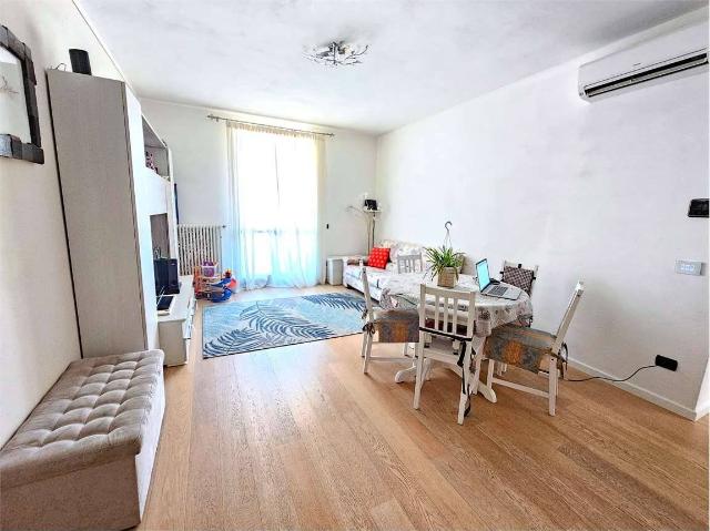 4-room flat in {3}, - Photo 1