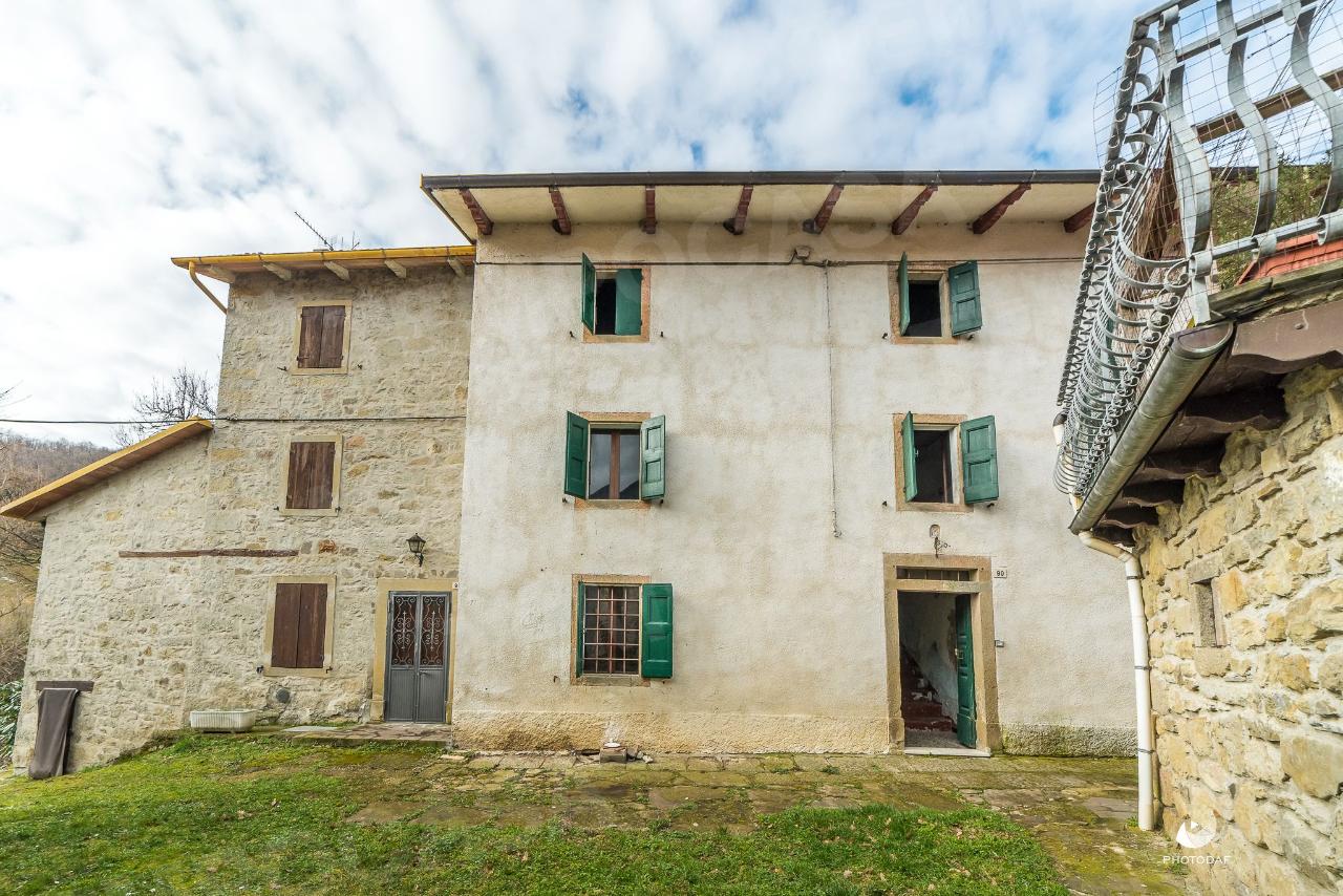 Appartamento in Località Falzone Burzanella, Camugnano