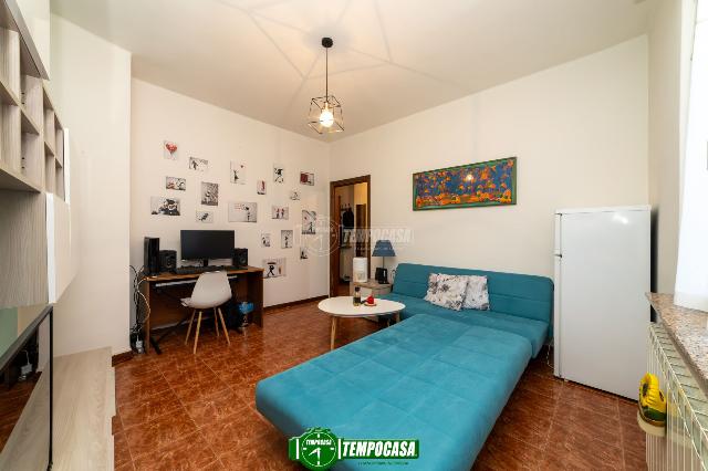 2-room flat in Via C. Cavour 3, Osio Sotto - Photo 1