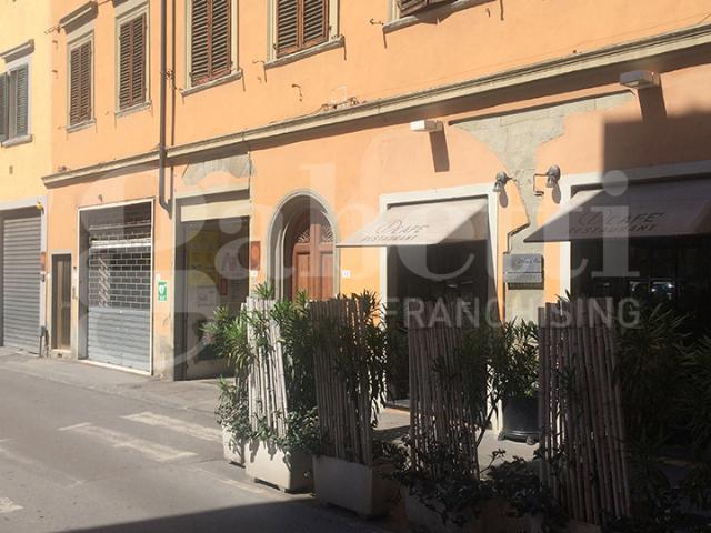 Negozio in Piazza Averani  10, Figline e Incisa Valdarno - Foto 1